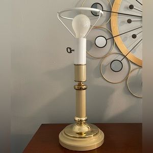 Vintage MCM Toleware lamp (no lampshade), pale tan yellow base metal gold tone